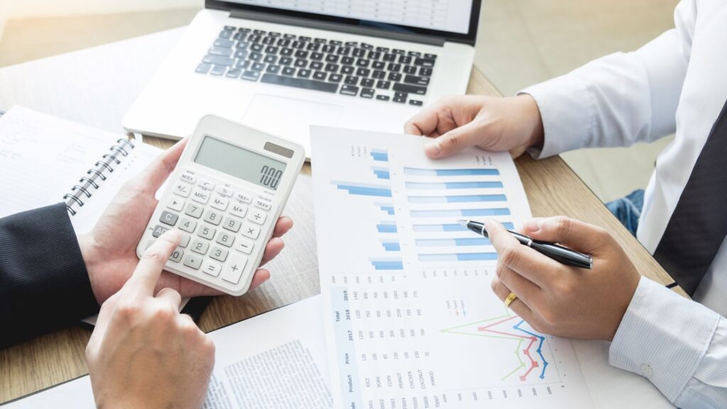 supply chain analyst computing