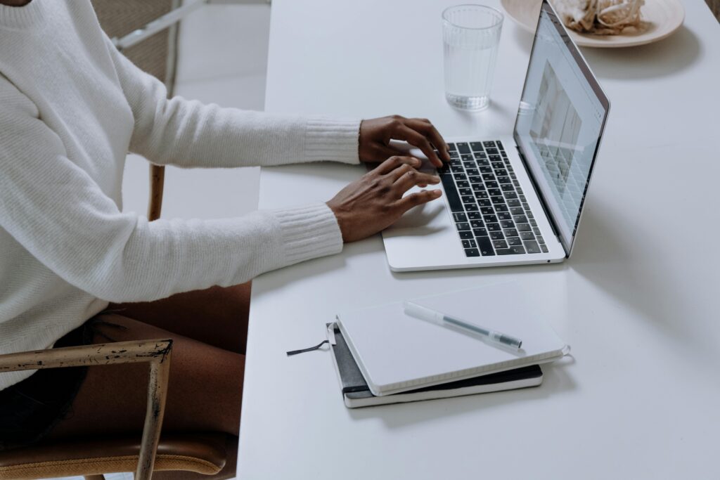 AI assistant that applies to jobs