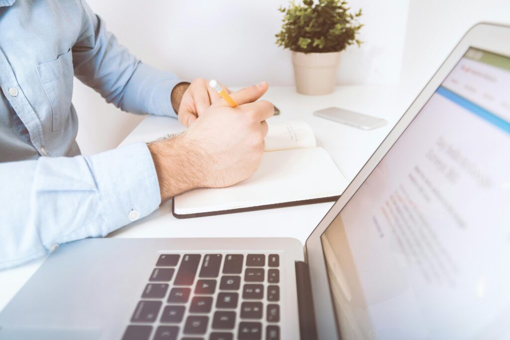 AI services that submit resumes to jobs